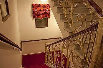 Gogos Hotel